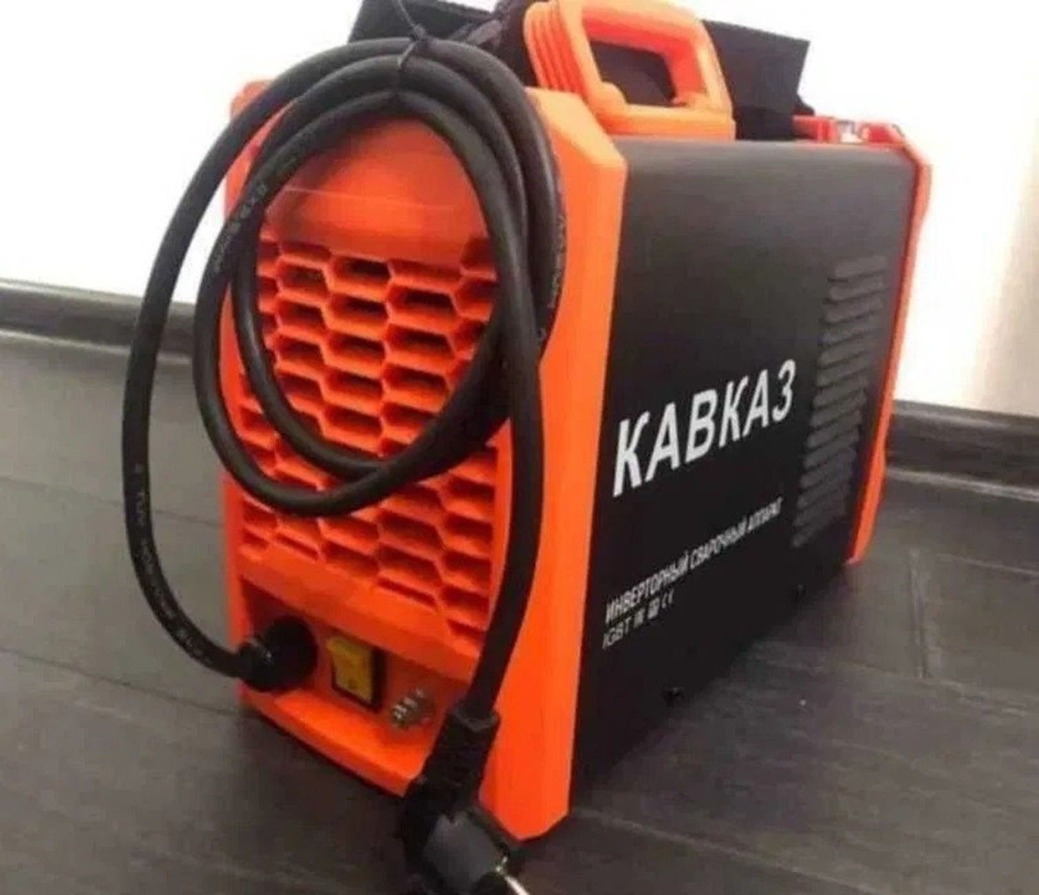 РУСКИ Професионален ИНВЕРТОРЕН Електрожен КАВКАЗ 300А РУСКИ Професионален ИНВЕРТОРЕН Електрожен КАВКАЗ 300А