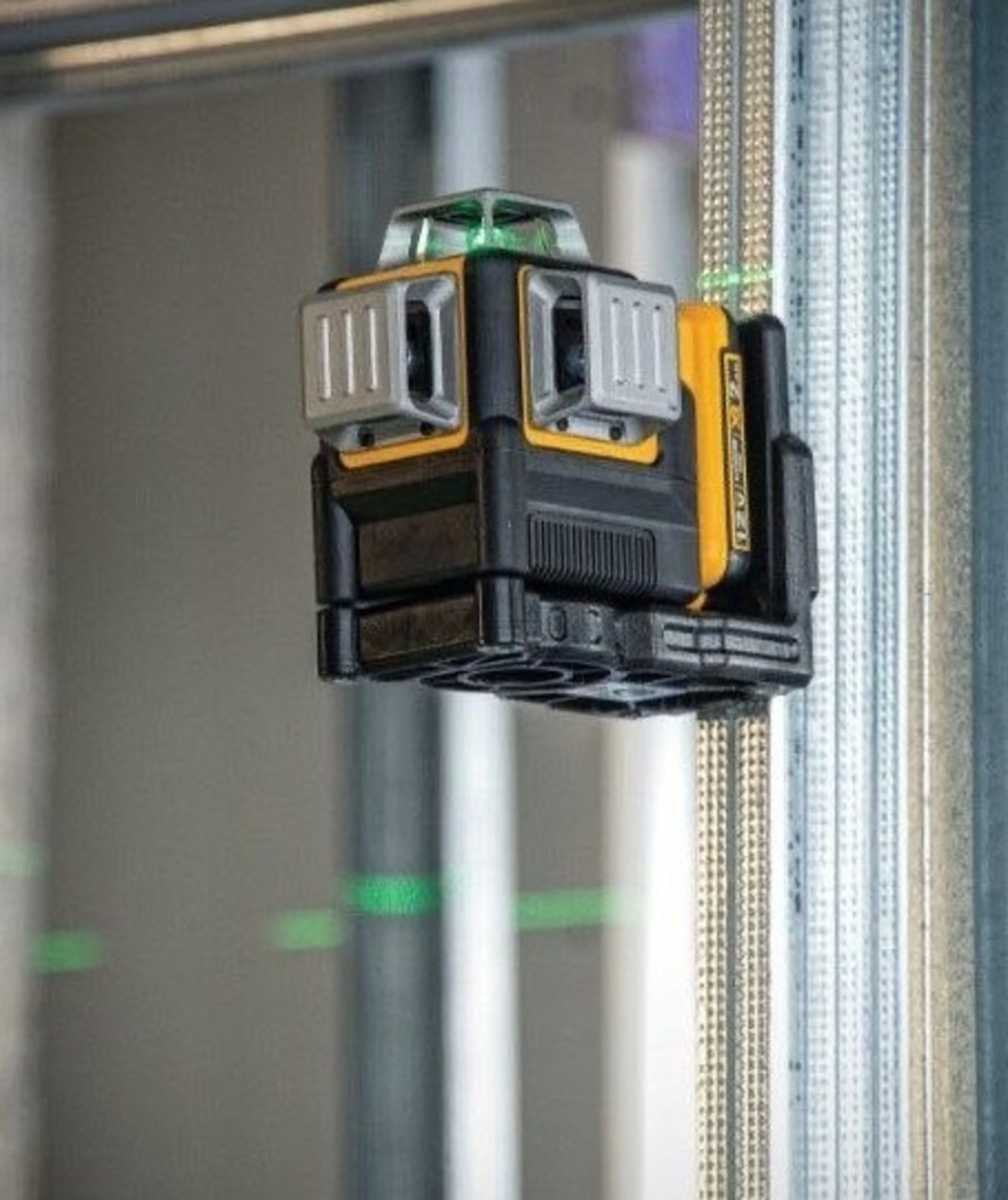 Немски 3D лазерен нивелир с 12 линии KraftWorld